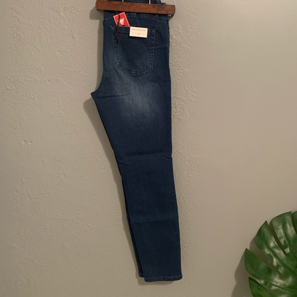 Guess by Guess: Mid- rise skinny jean